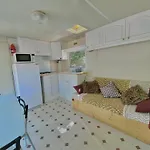 Caramany, A Proximite - Perchees - Mobil-homes - Emplacements Nus Pour Camping-cars, Tentes, Caravanes Kemp *