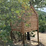 Caramany, A Proximite - Perchees - Mobil-homes - Emplacements Nus Pour Camping-cars, Tentes, Caravanes