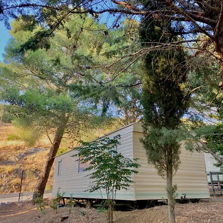 Campsite Caramany, A Proximite - Perchees - Mobil-homes - Emplacements Nus Pour Camping-cars, Tentes, Caravanes Caramany