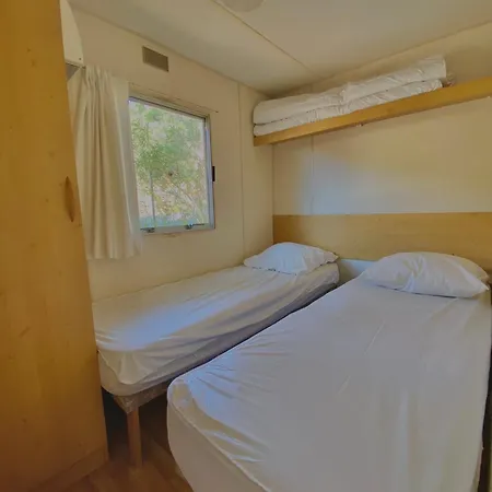 Caramany, A Proximite - Perchees - Mobil-homes - Emplacements Nus Pour Camping-cars, Tentes, Caravanes Caramany