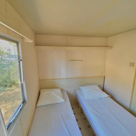 Caramany, A Proximite - Perchees - Mobil-homes - Emplacements Nus Pour Camping-cars, Tentes, Caravanes * Caramany