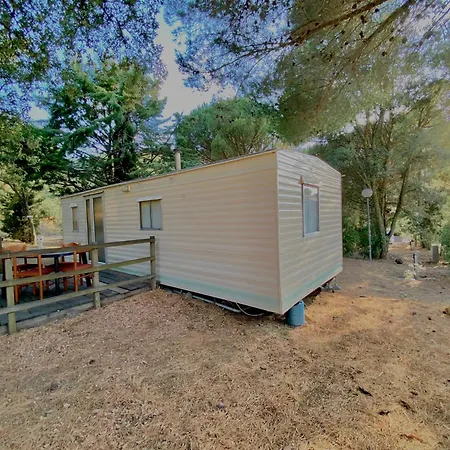 Caramany, A Proximite - Perchees - Mobil-homes - Emplacements Nus Pour Camping-cars, Tentes, Caravanes Caramany