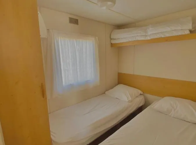 Kemp Caramany, A Proximite - Perchees - Mobil-homes - Emplacements Nus Pour Camping-cars, Tentes, Caravanes